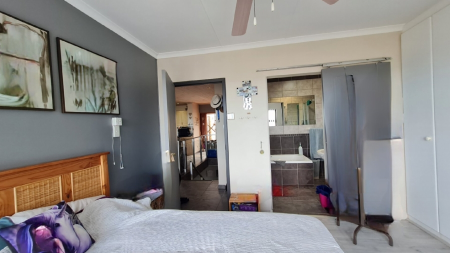 3 Bedroom Property for Sale in Hartenbos Heuwels Western Cape